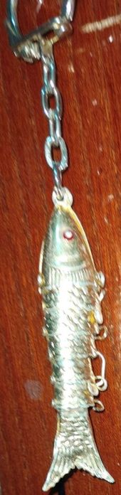 sprzedam rybę wisiorek z metalu