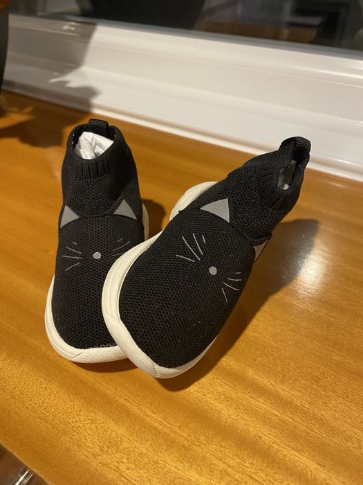 Sapatilhas Zara tamanho 21 e tamanho 22