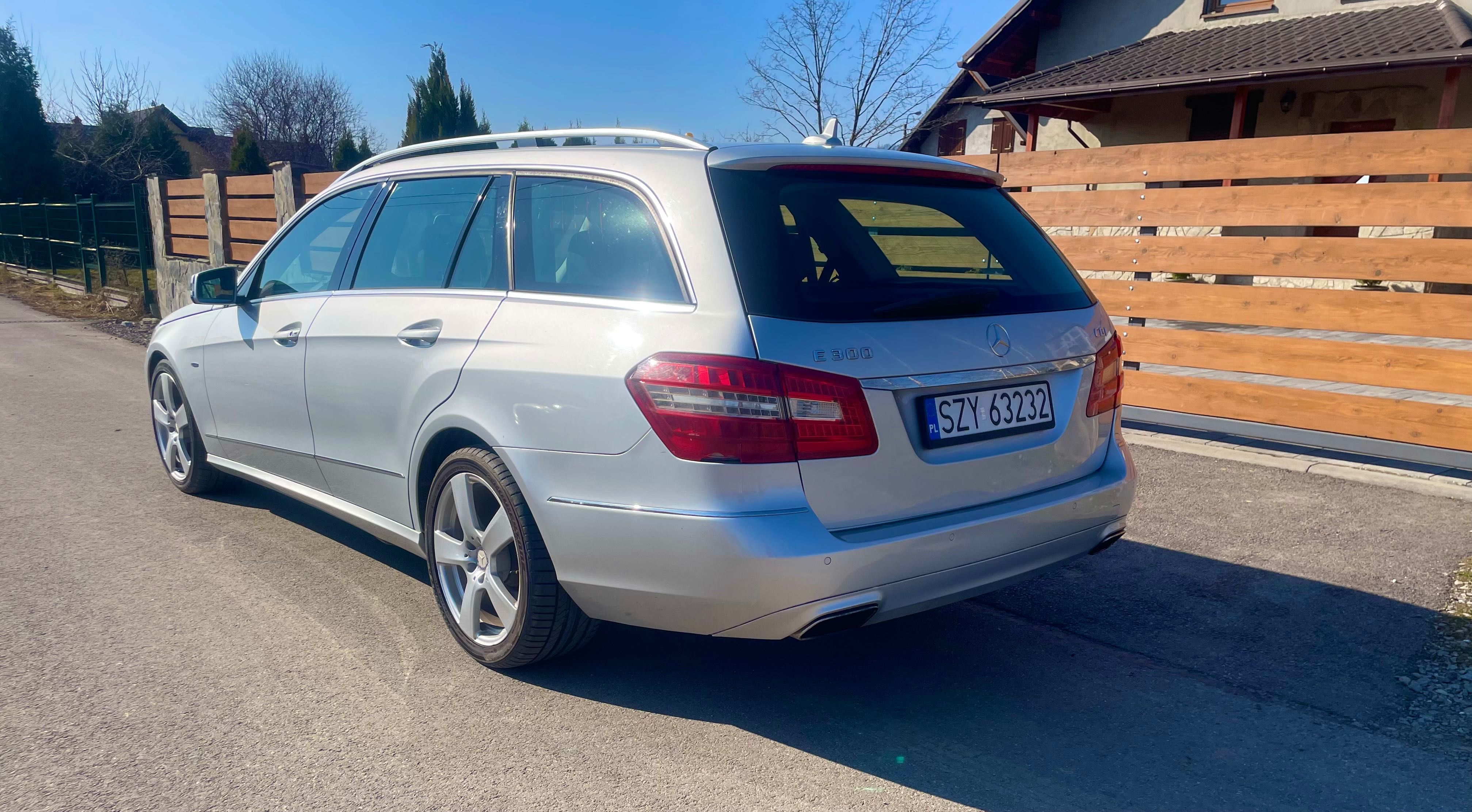 Mercedes-Benz Klasa E300 Avangarde