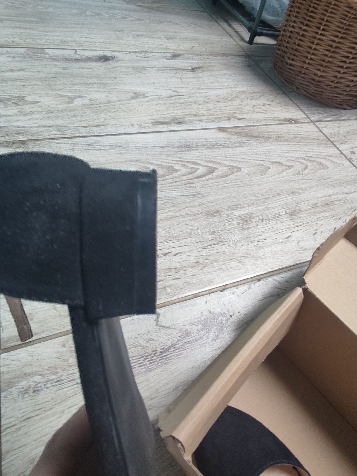 Buty czarne na obcasie