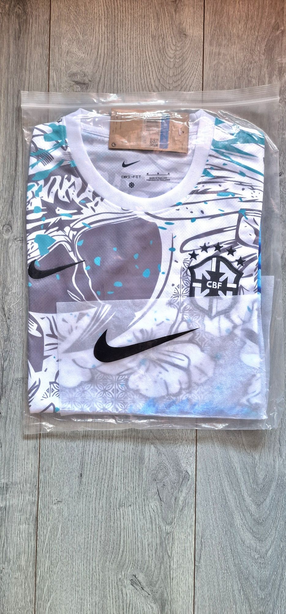 Camisola nova com etiqueta nunca usada