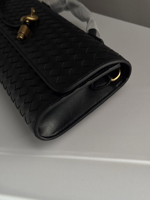 Сумка клатч Andiamo у стилі Bottega Veneta чорна шкіряна