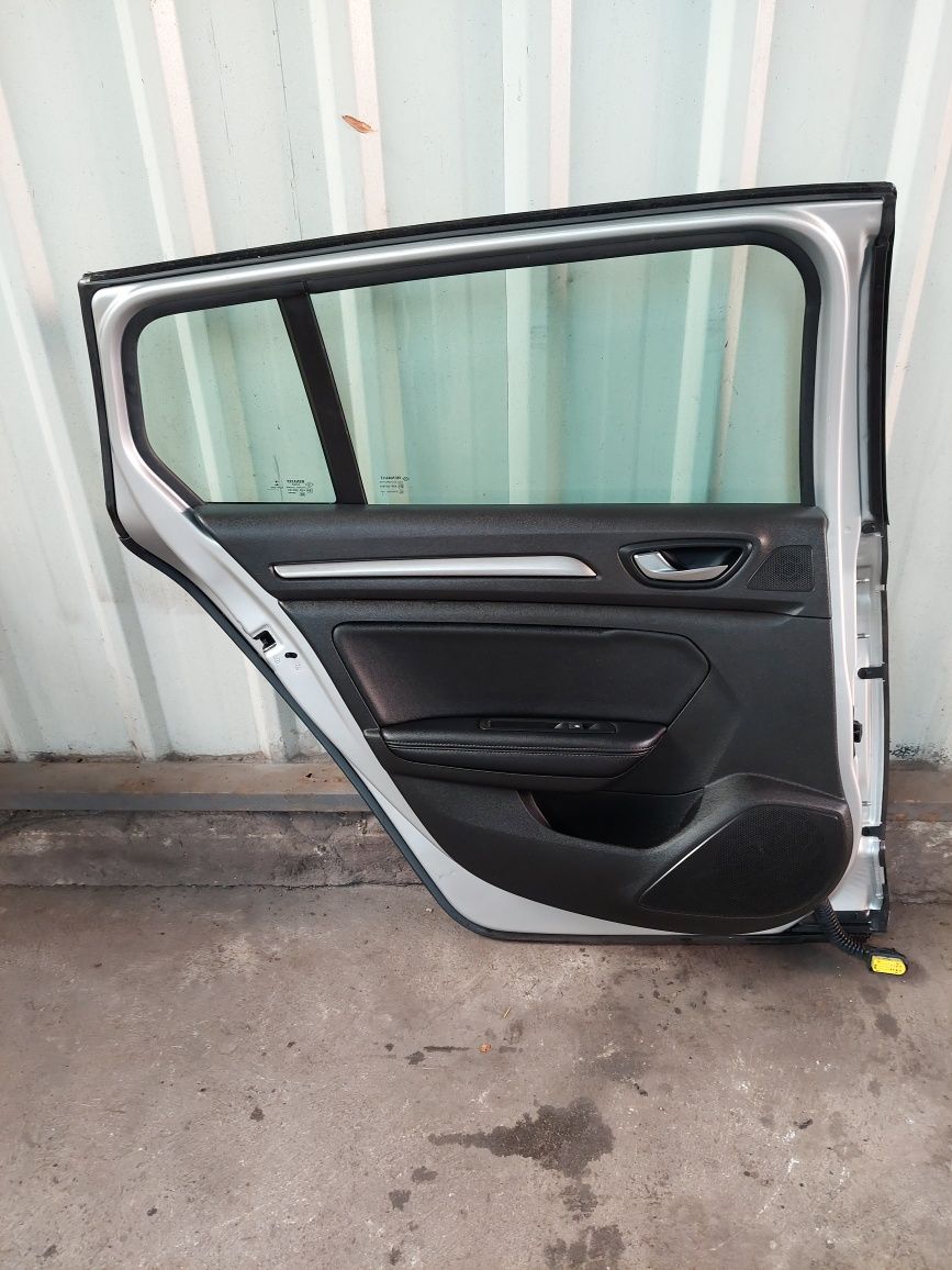 Porta trás esquerda renault megane