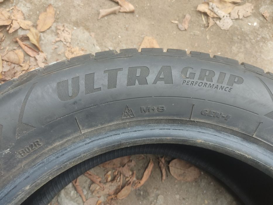 Резина б/у 4 покрышки r18