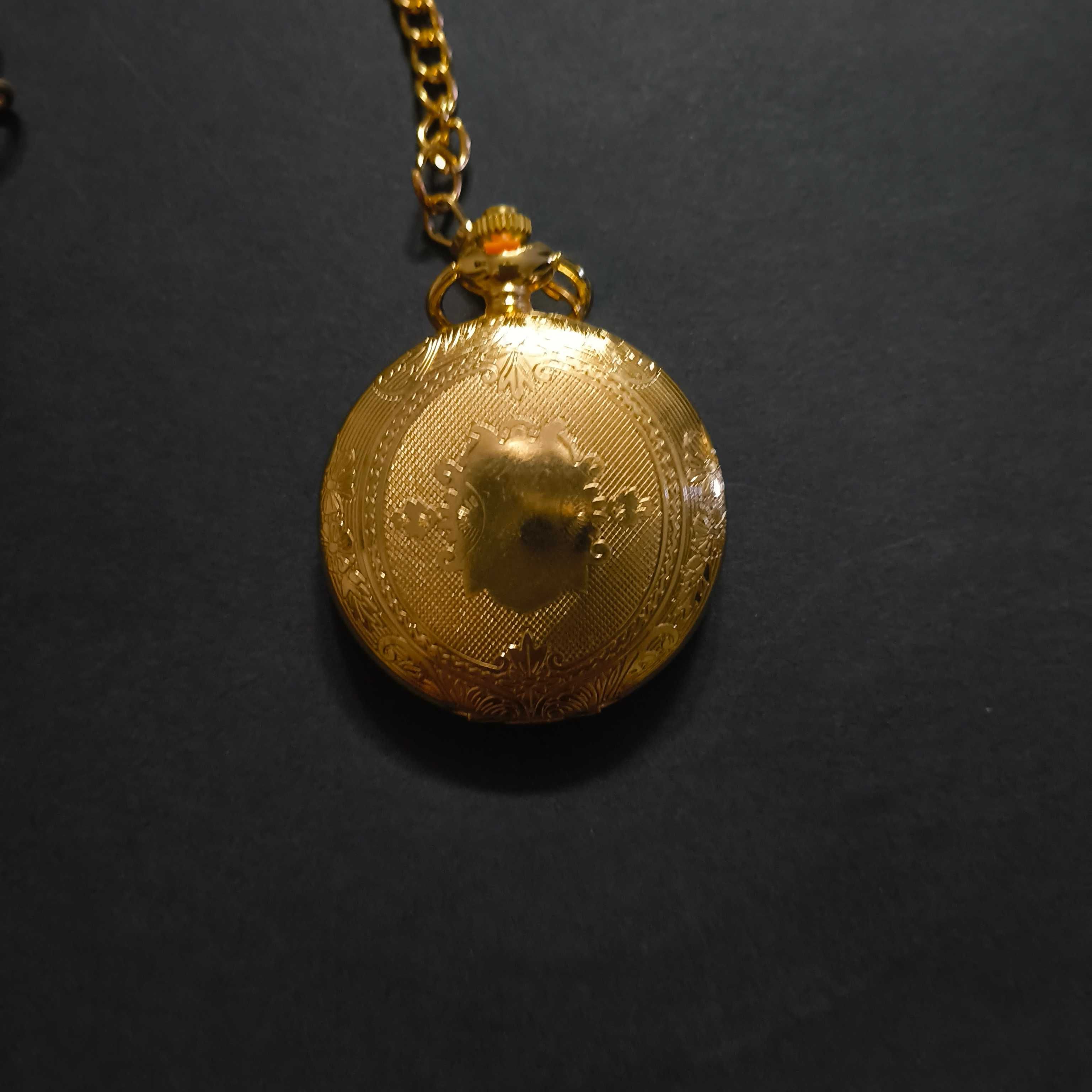 Relógio de Bolso Dourado