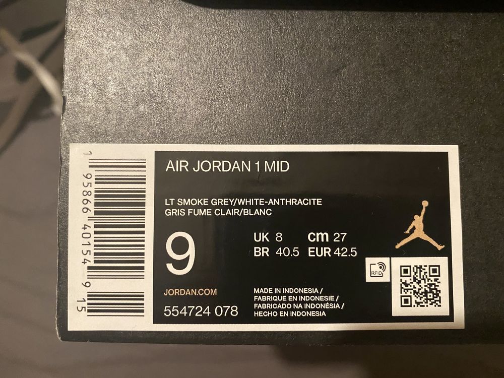 Air Jordan 1 mid smoke grey