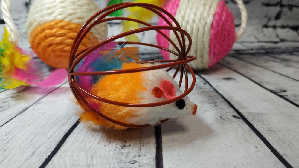 Игрушка мячик с пером из сизали и шар для кота  СИЗАЛЕВИЙ М'ЯЧ з пір'я