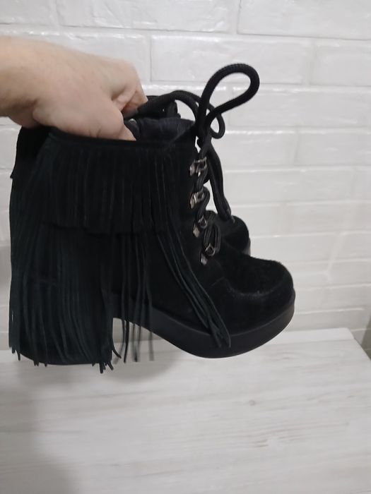 Ботинки зимові жіночі, замшеві, 37 розмір, б/у.