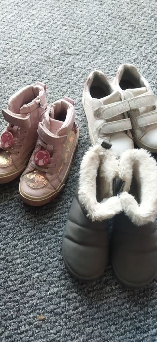 Buty dziewczęce cena za calosc