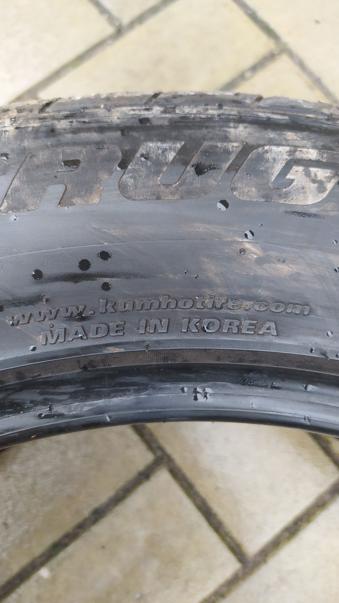 Продам комплект летней резины KUMHO Crugen 235.55.R 19