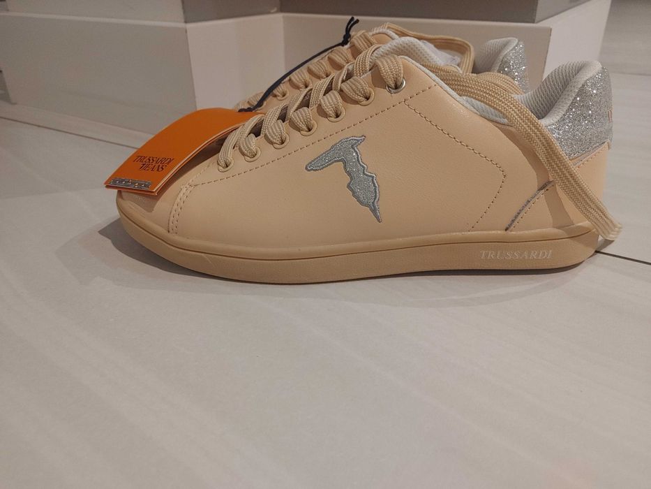Trussardi sneakersy beżowe nowe 38 rozmiar