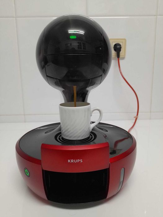 Maquina café KRUPS modelo "DROP" - Digital Vermelha & Preta