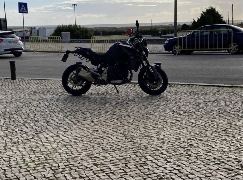 Bmw F900R(35 kw só de livrete)A2 2024 Full Extras