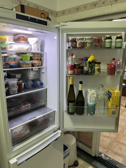 Frigorífico Combinado LG GBB61SWGFN — No Frost