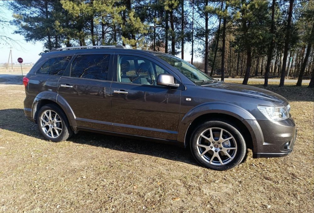 Fiat freemont sprzedaje z powodu wyjazdu za granice