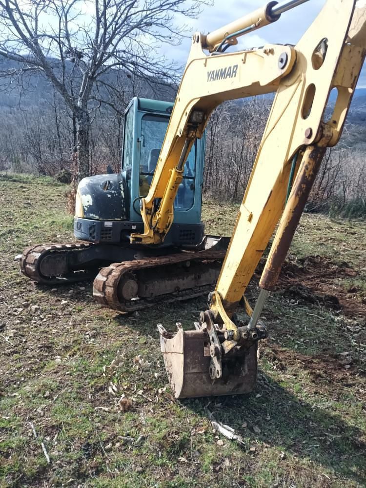 Yanmar vio 5.5 ano 2006 .5350h