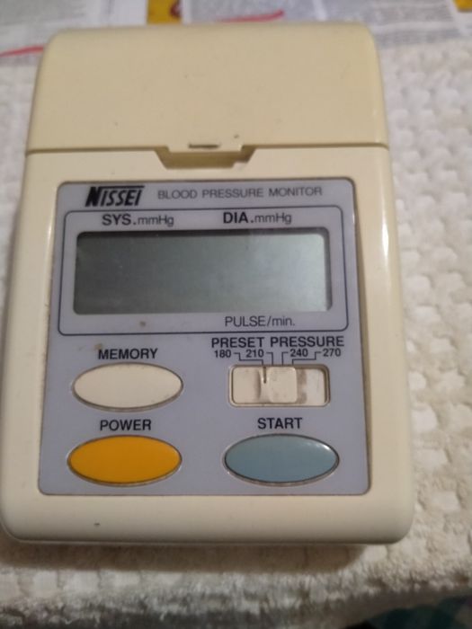 Танометр ,чистый японец , компрессор работает отлично только с монжето