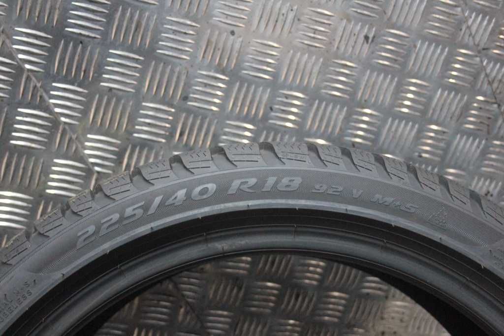 225/40/18 Pirelli Sottozero 3 225/40 R18 7,4mm 2021r