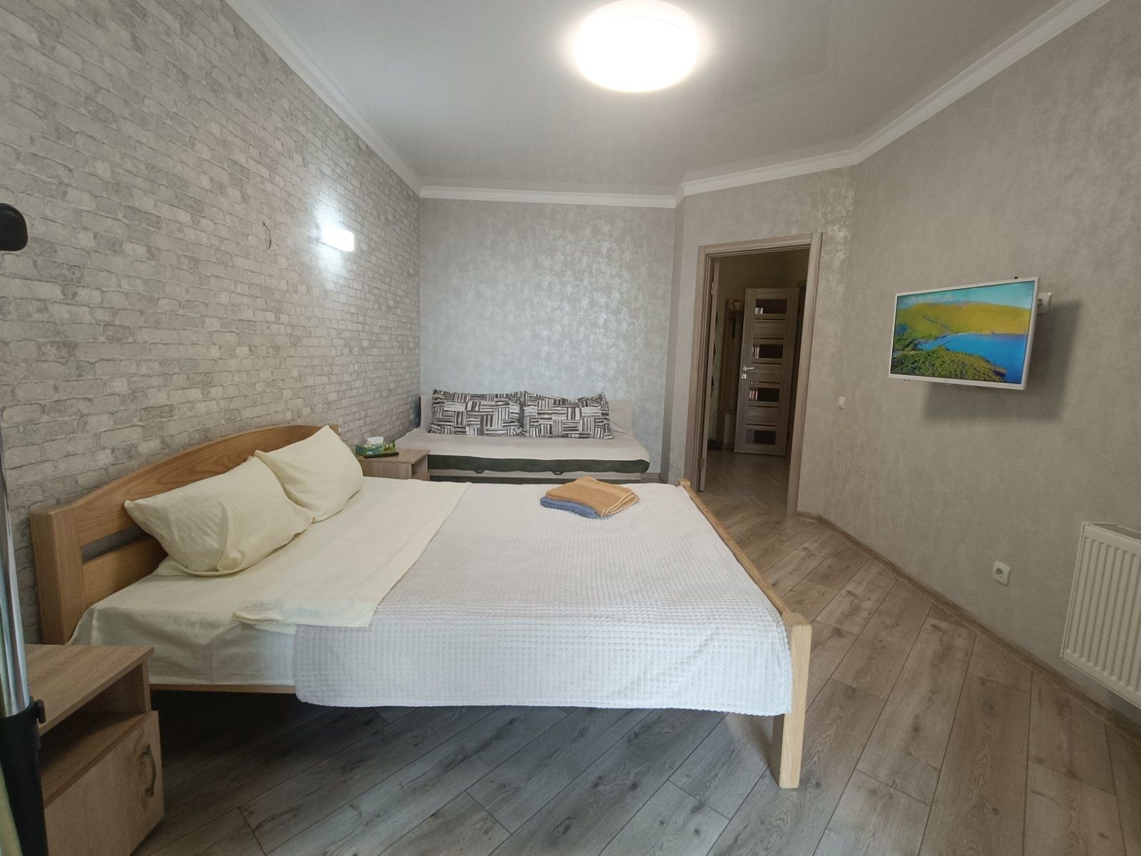 ЖК Яровиця, смарт тв, паркінг, погодинно від 500, доба від
