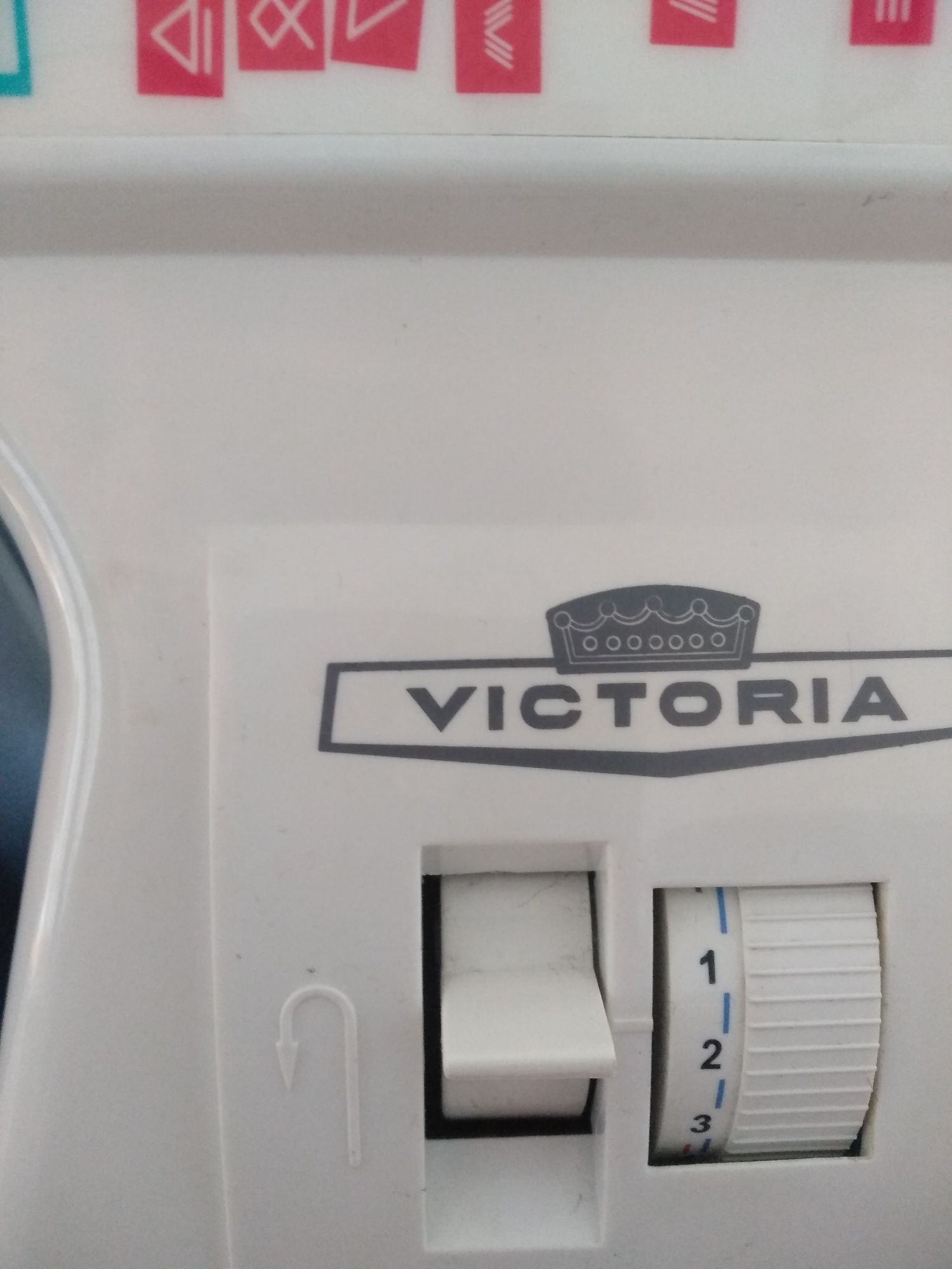 Відмінної якості швейна машина Victoria 7910