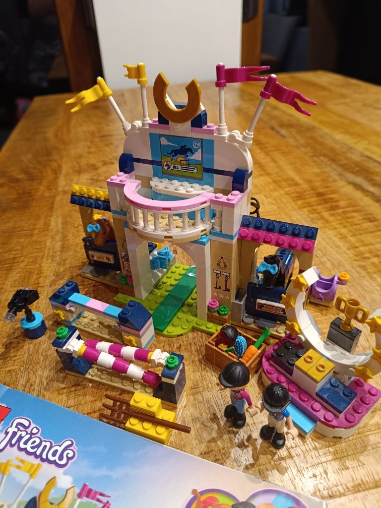 LEGO Friends 41367 Stajnia