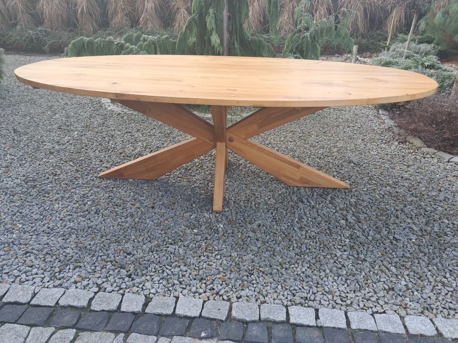 Sprzedam owalny stół dębowy