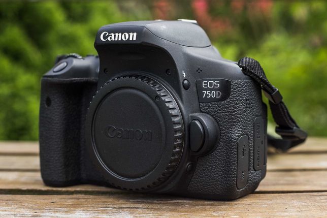 Canon EOS 750D body + dodatki * 24 MP * WiFi * odchylany ekran