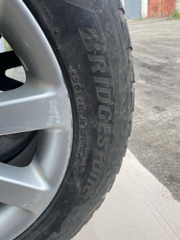 Продам всесезонні шини Bridgestone 285/50/20 285 50 R20