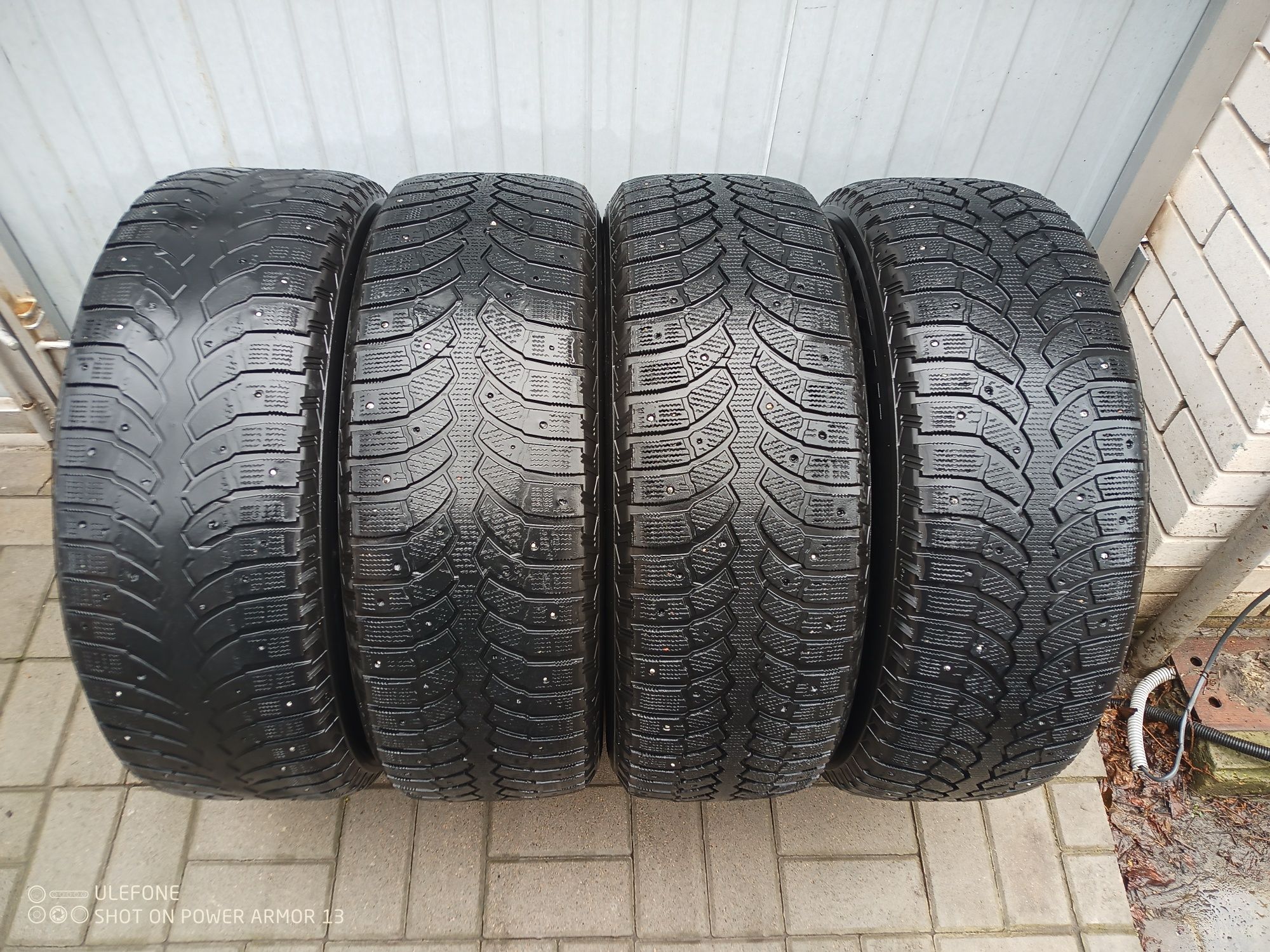 Bridgestone Blizzak spike - 01  255/65 R17