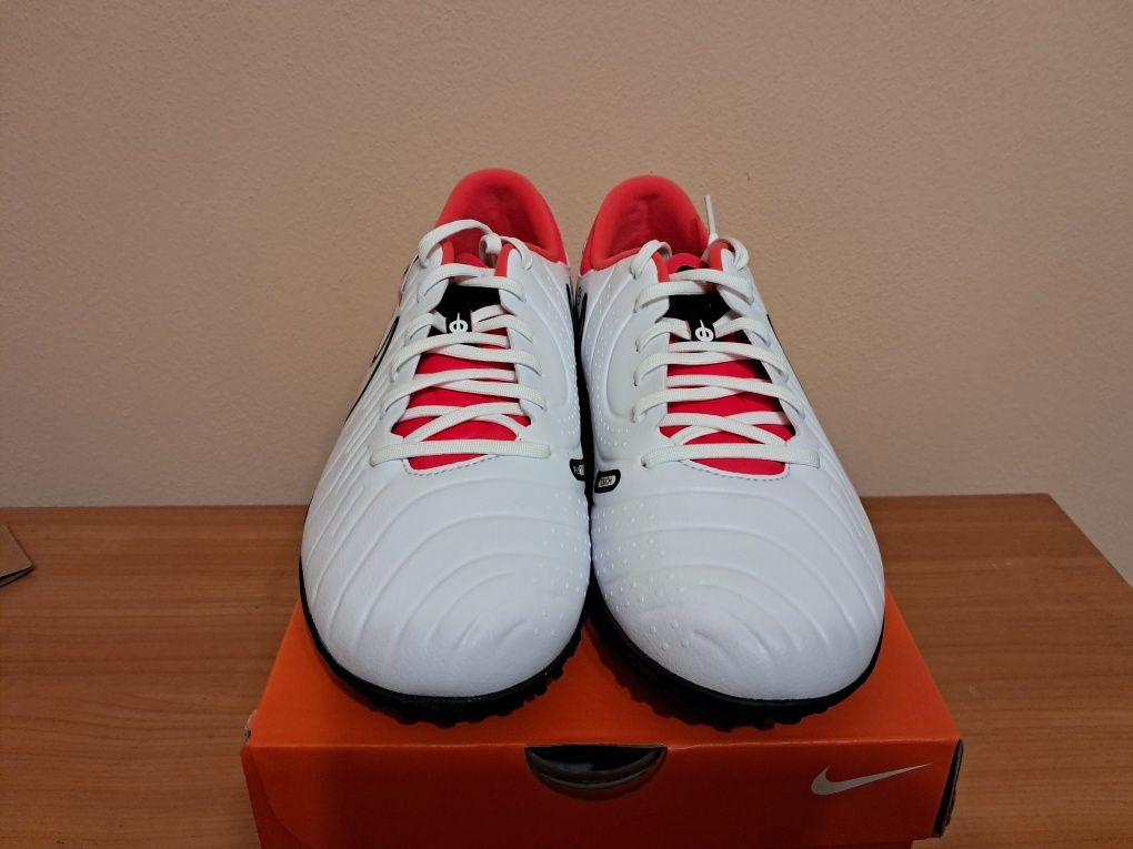 Сороконожки Nike Tiempo Legend 10  Academy TF DV4342-100 оригінал