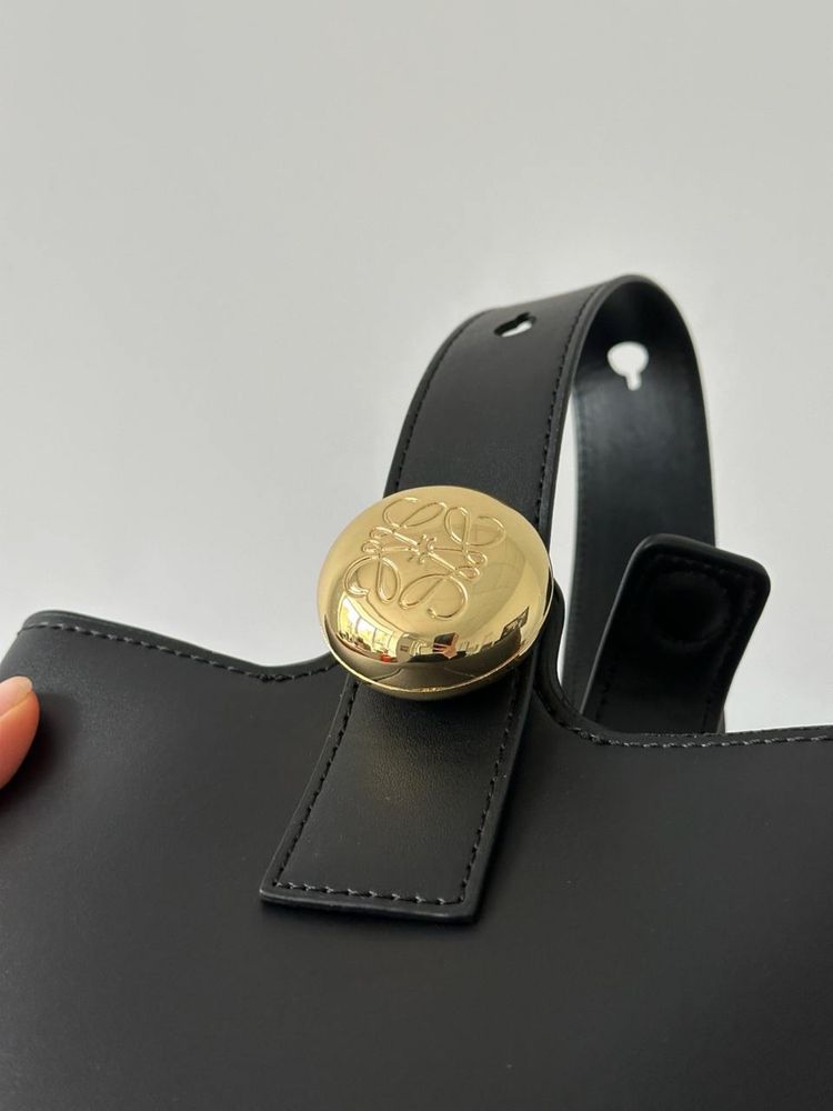 Torebka Loewe Mini Pebble Bucket Bag in Smooth Calfskin Black