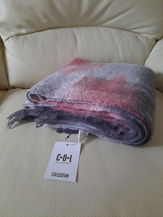 Duzy szal boucle 63x220, z metką