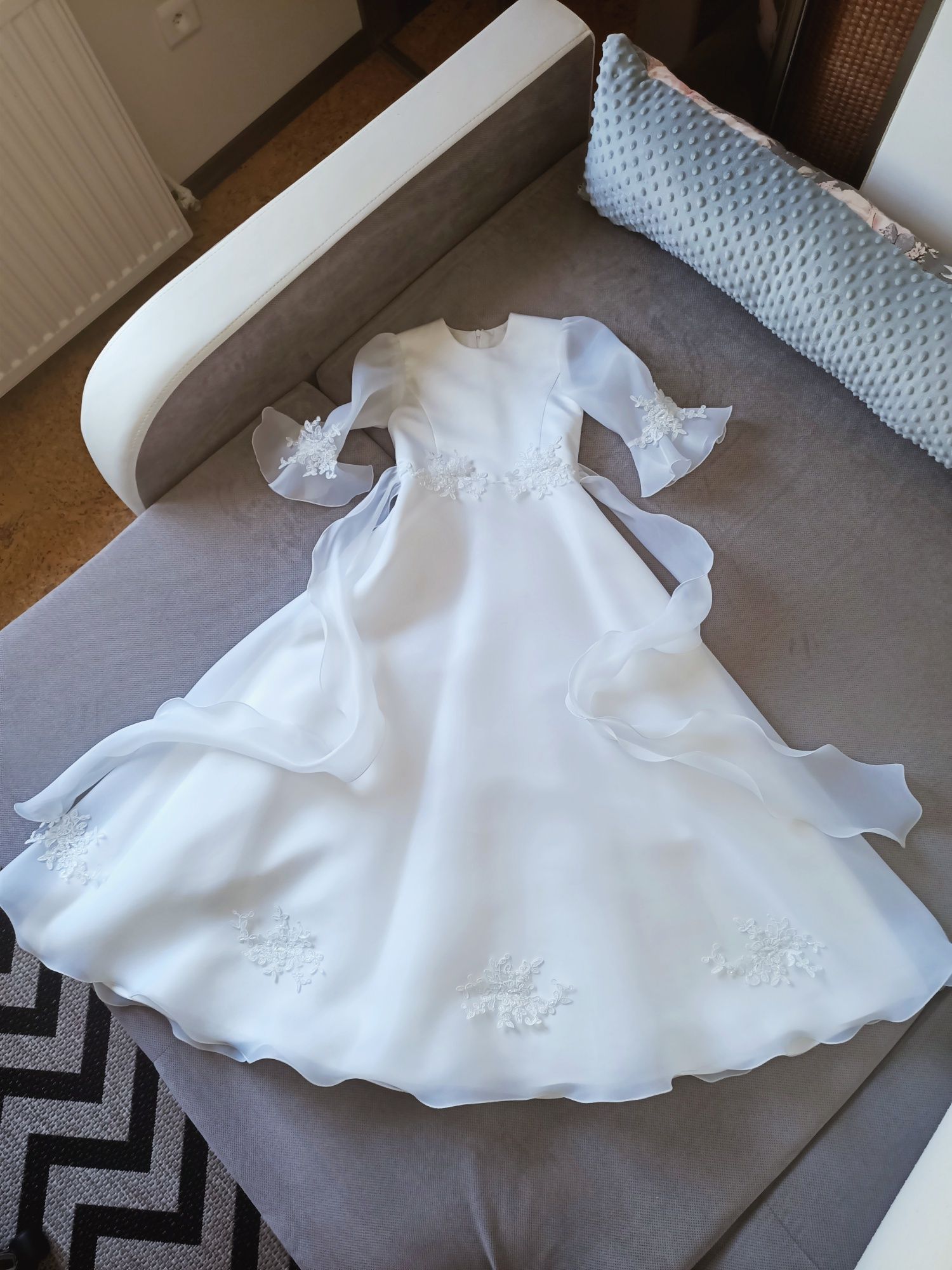 Sukienka komunijna - materiał na suknie ślubne