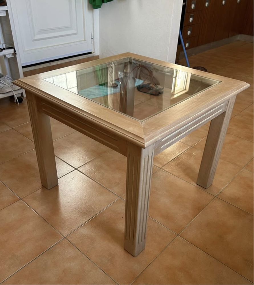 Mesa de apoio ou mesa lateral