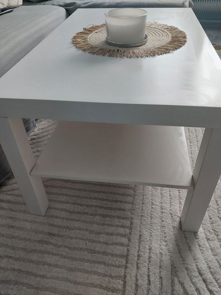 Sprzedam stolik Ikea bialy
