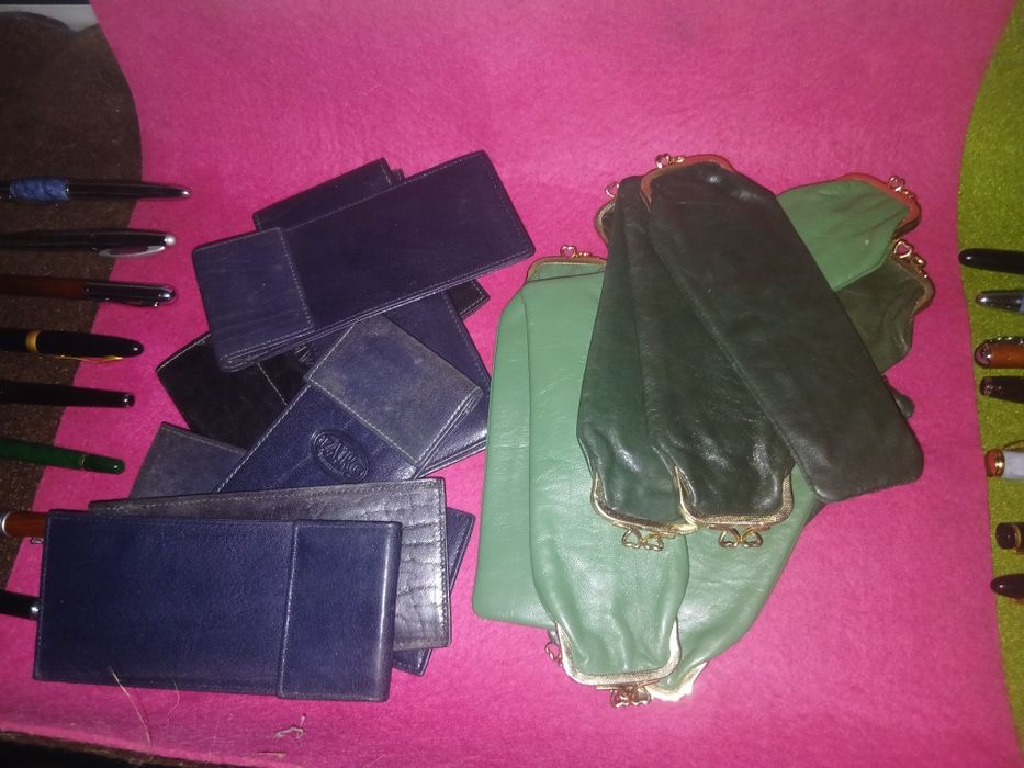 Lote de 32 caneta e 32 bolsa pele