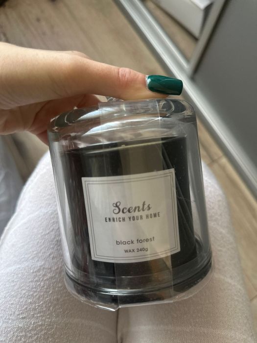 Duża świeca szklana zapachowa Black forest