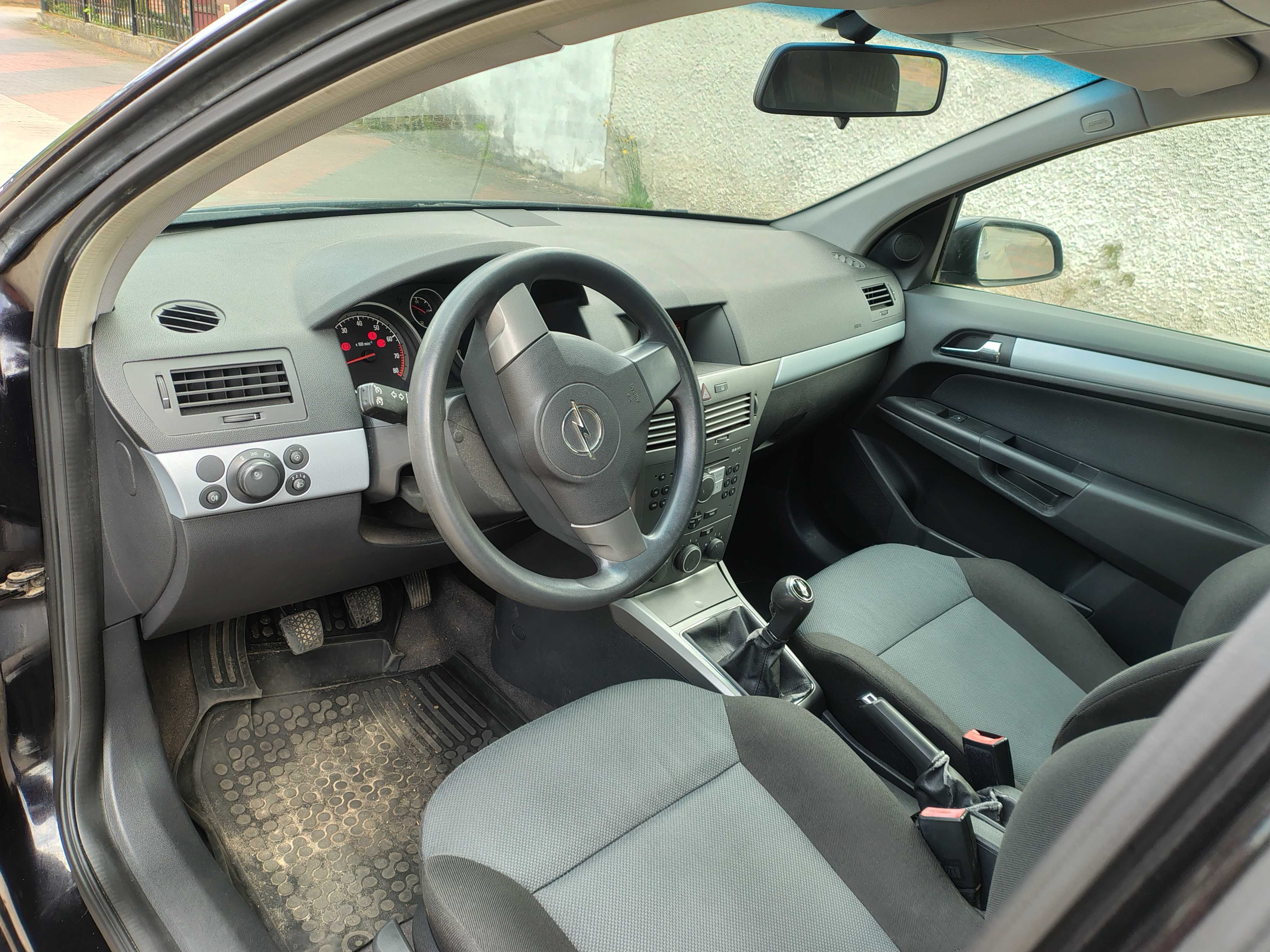 Opel Astra 1 6 benzyna idealna
