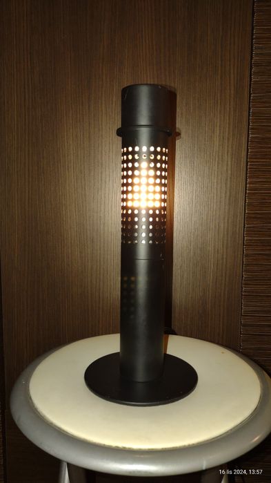 Witam.Lampa stołowa czarna