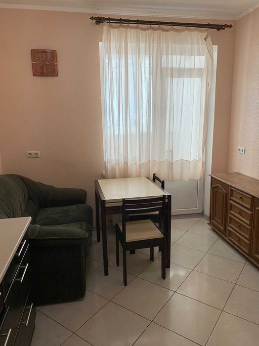 Дешевле нет! Радужный. Высокий первый этаж. Свободна.