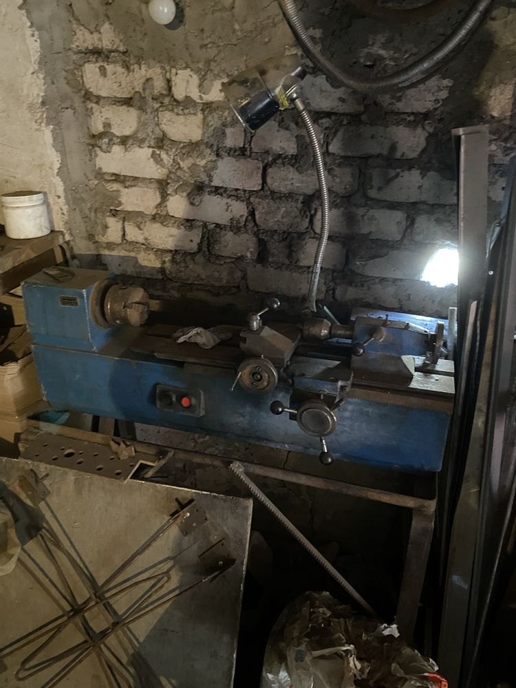 Продається токарний станок 220в