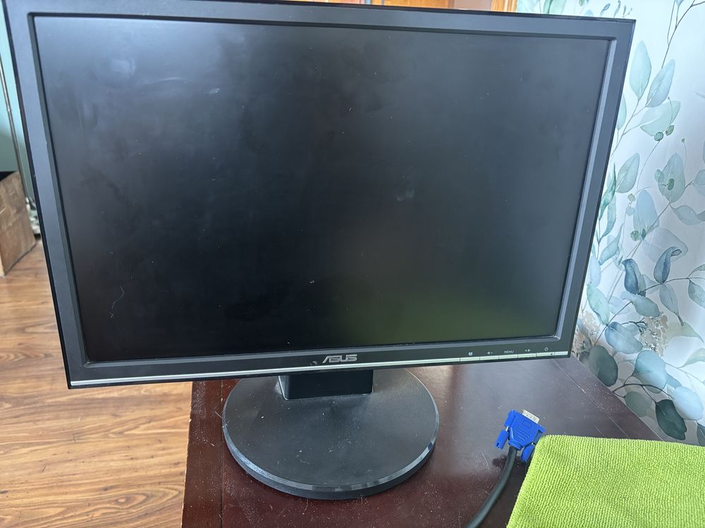 Monitor Asus. 19.5 cala