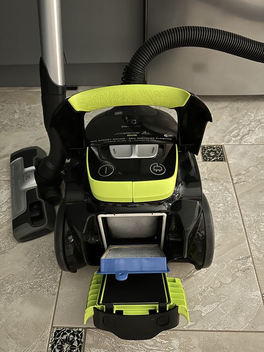 Продам пилесос Electrolux Ultrasilencer Zen Green