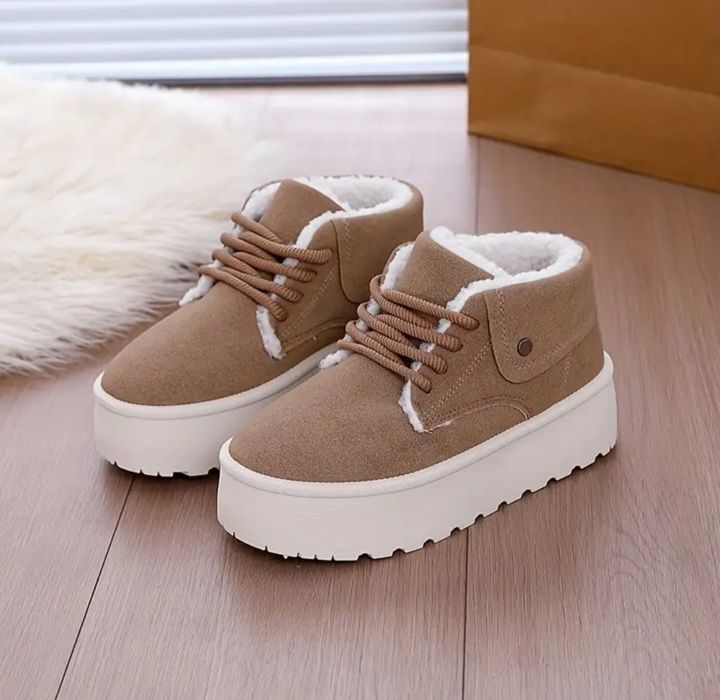 Жіночі зимові ботінки, уггі