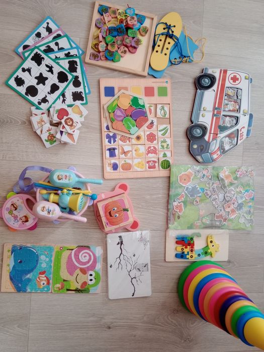 Іграшки  розвиваючі Монтесорі