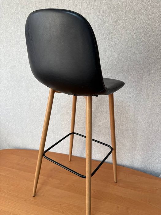 Високий стілець YJSK