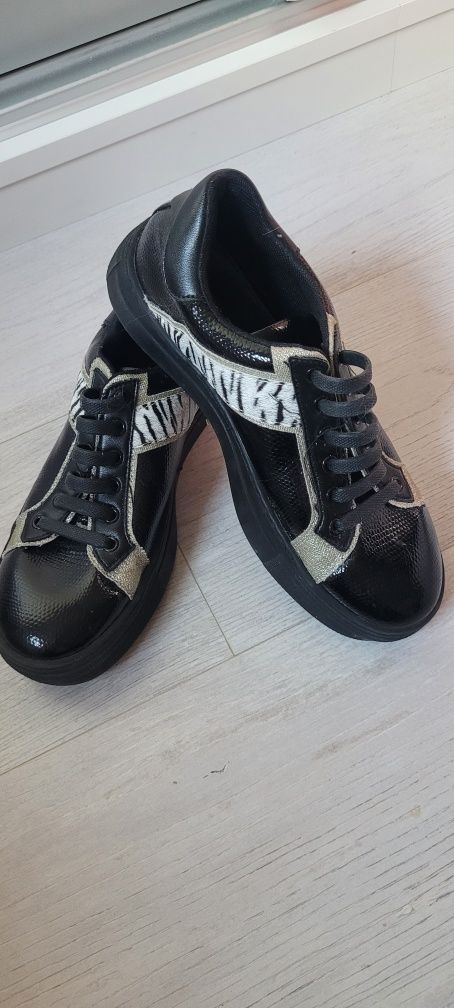 Sneakersy LIU JO rozm. 35