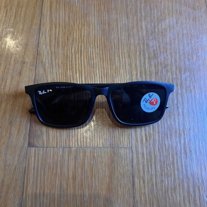 Óculos de Sol Ray-Ban RB4373 Polarized com Recibo
