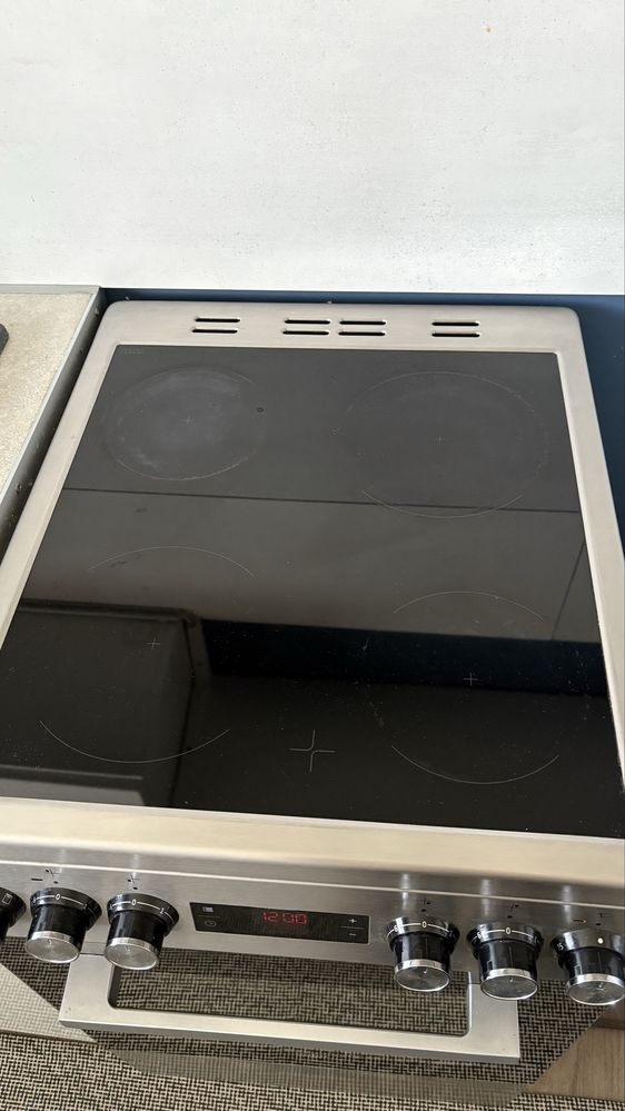 Kuchnia elektryczna BEKO FSM57300GX - płyta grzewcza - stan BDB