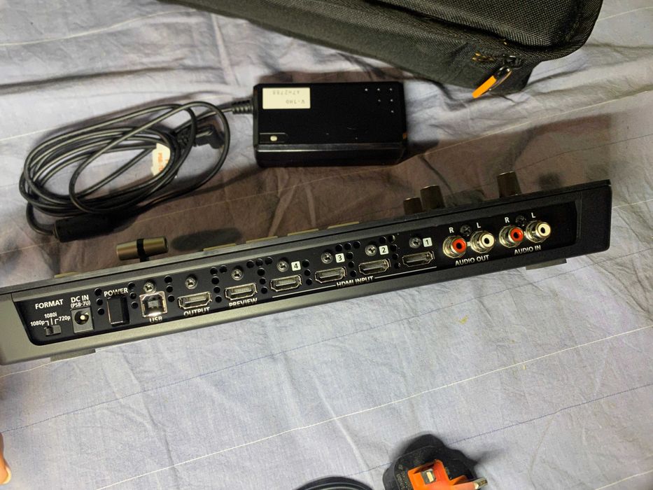 Відеомікшер Roland V-1HD